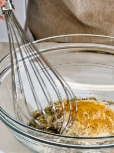 Receita de Muffins Salgados de Legumes - Misturar
