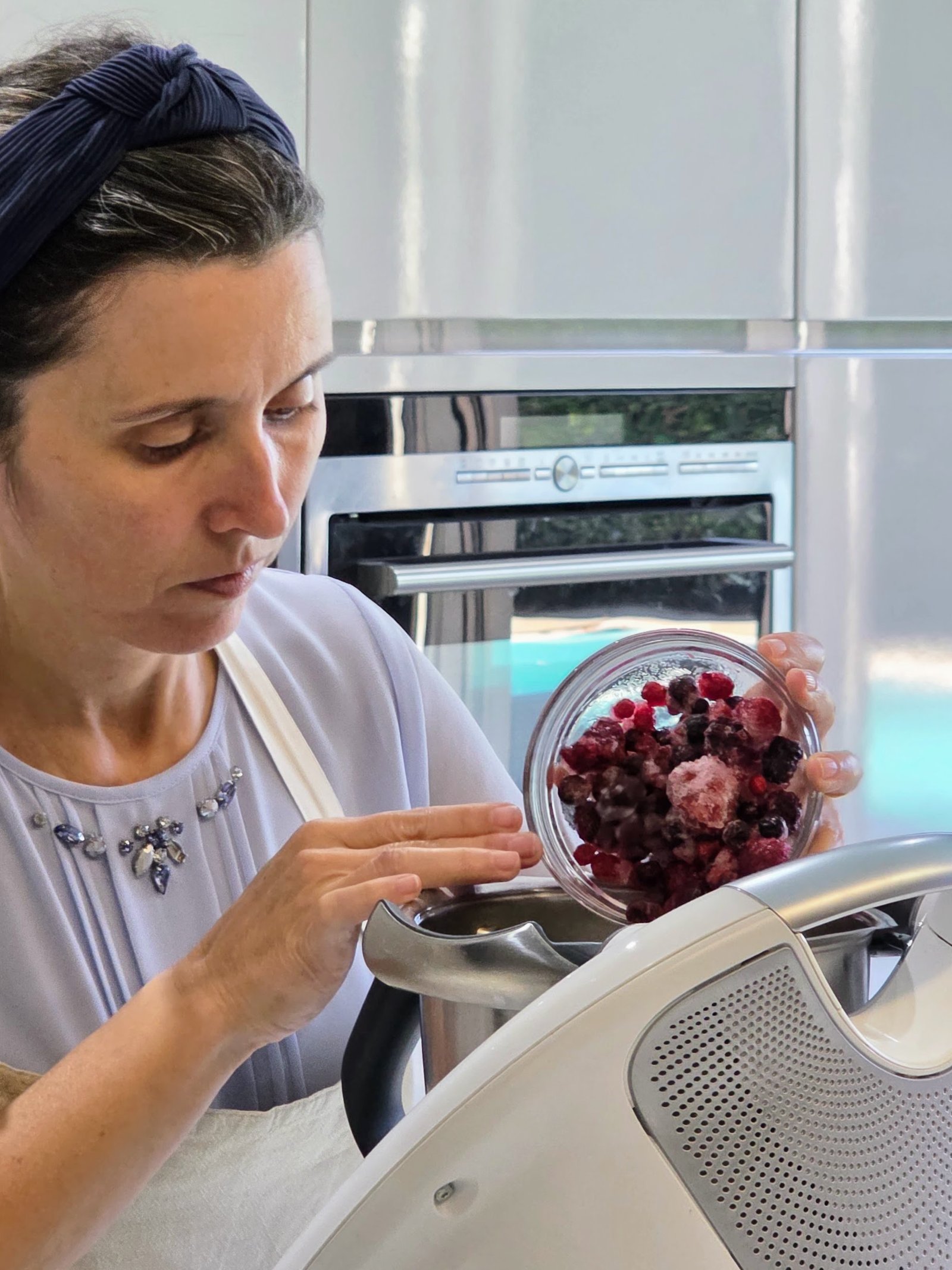 Bolo de Cenoura sem cobertura Preparação do Smoothie Bowl de Morango