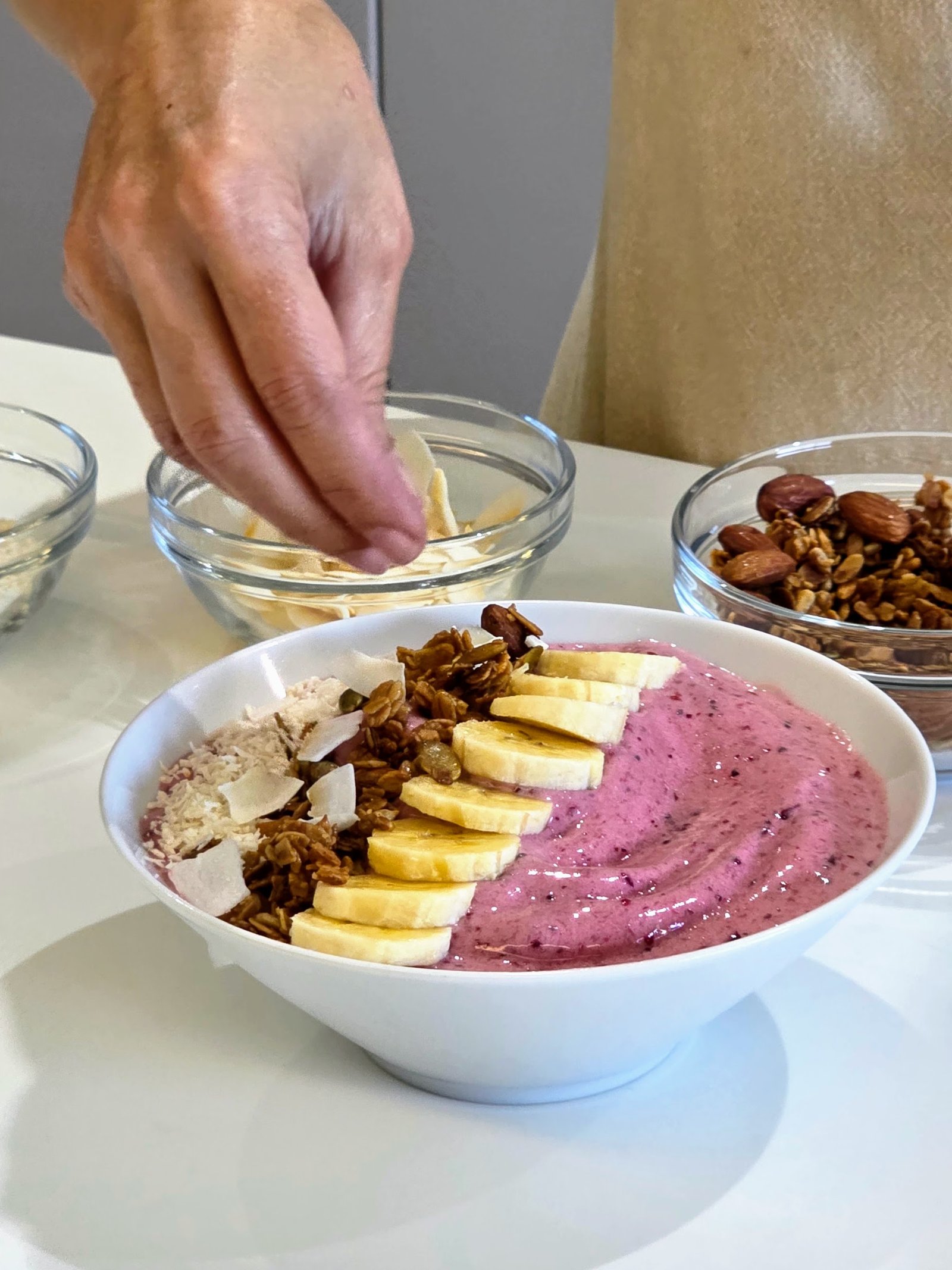 Bolo de Cenoura sem cobertura Receita de Smoothie Bowl de Morango